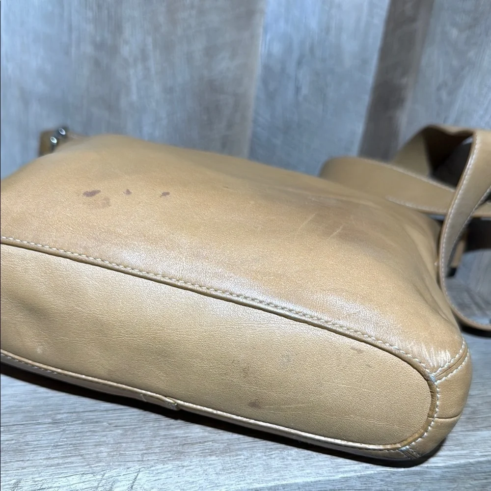 COACH Vintage Legacy Duffle Purse A04D-9326